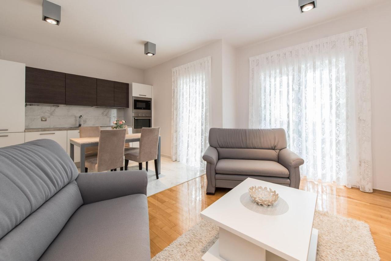 Appartamento Pool Terrace Sea View Sarkic Novaglia Esterno foto