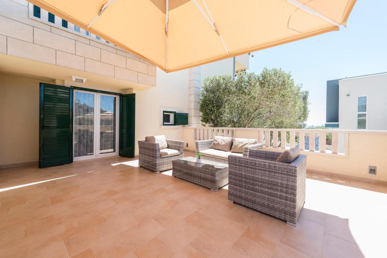 Appartamento Pool Terrace Sea View Sarkic Novaglia Esterno foto