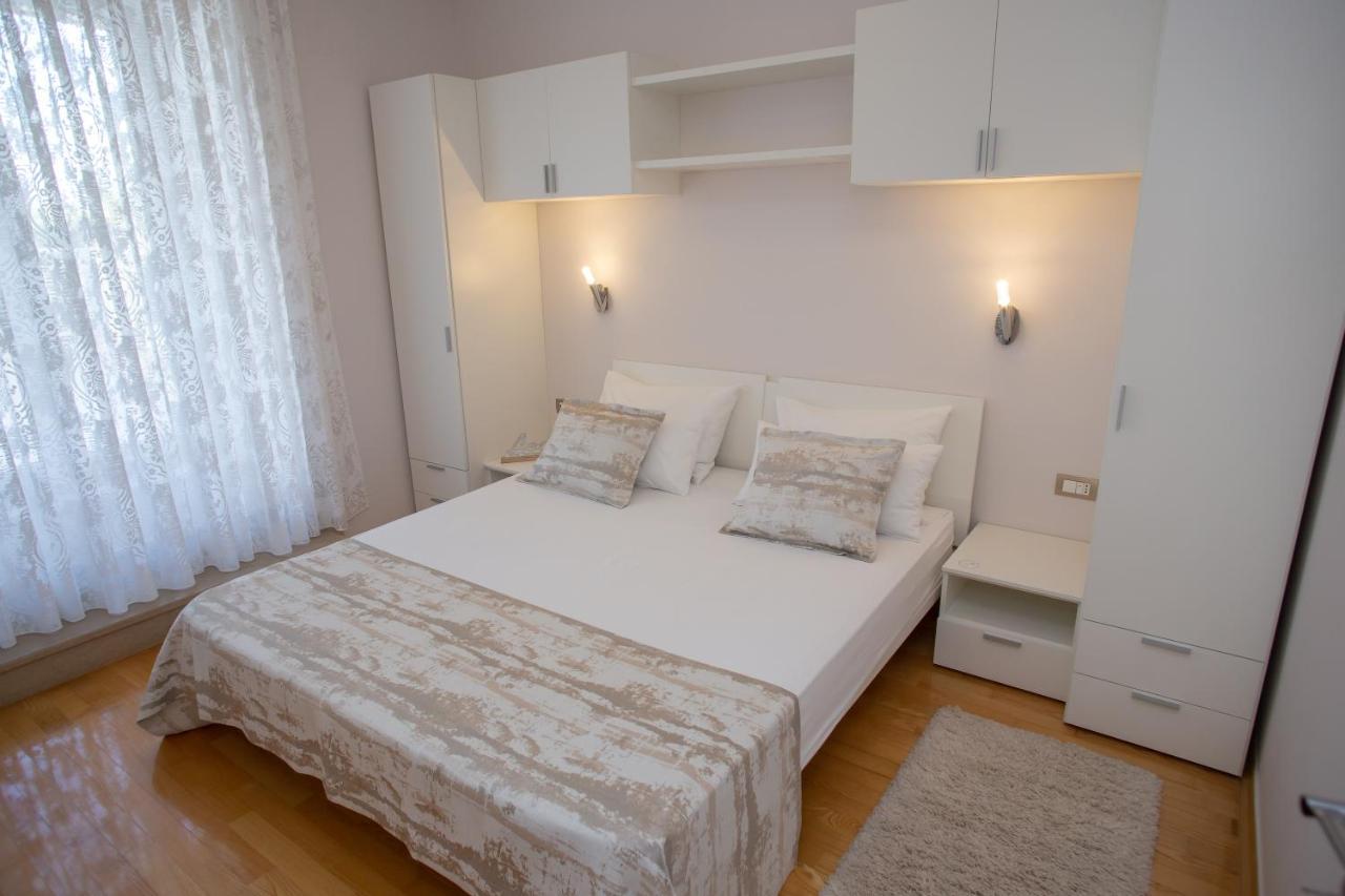 Appartamento Pool Terrace Sea View Sarkic Novaglia Esterno foto